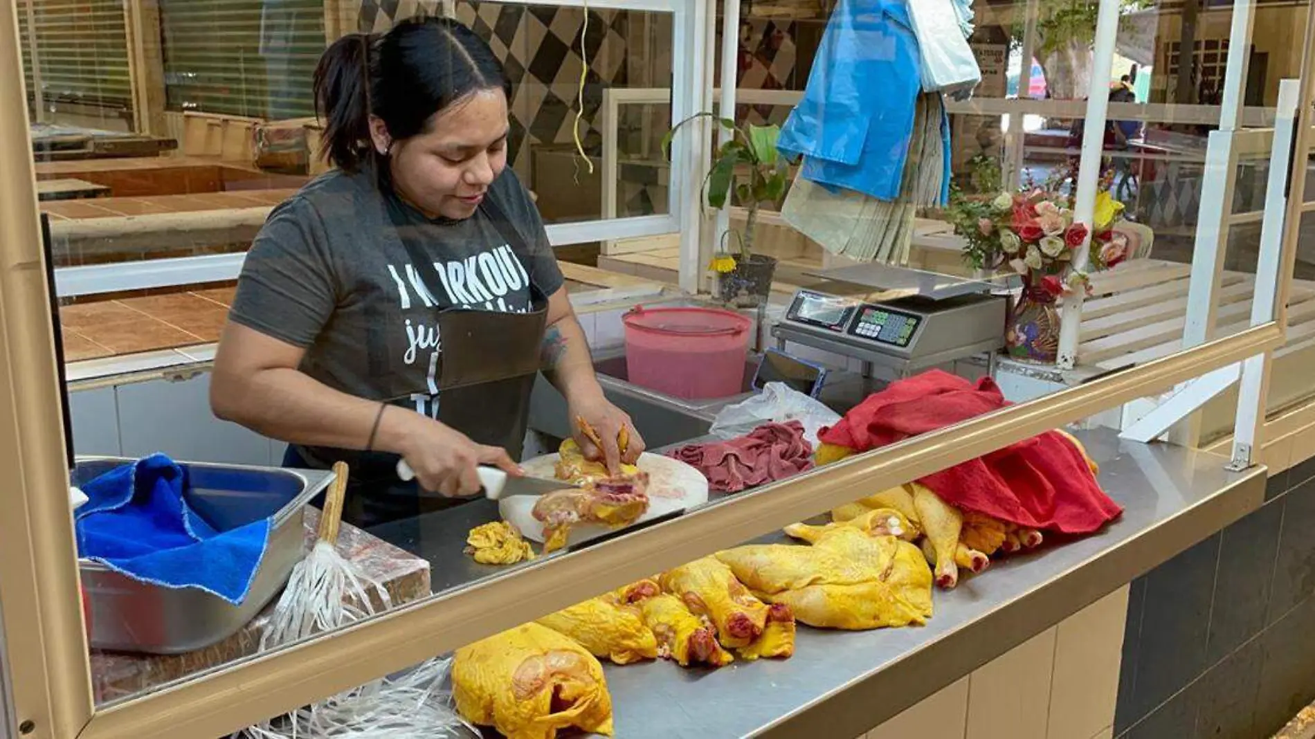 Incrementa el costo del pollo yel huevo por la temporada de calor